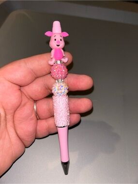Piglet beaded pen